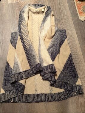 Anthropologie Open-Front Knit Cardigan Vest in Beige and Navy